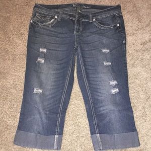 Mid length capris, size 9/10
